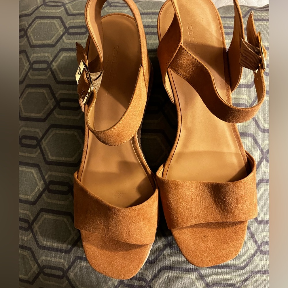 Steve Madden Cool Planet Tan Suede Wedge Sandals with Ankle Strap - Picture 4 of 7